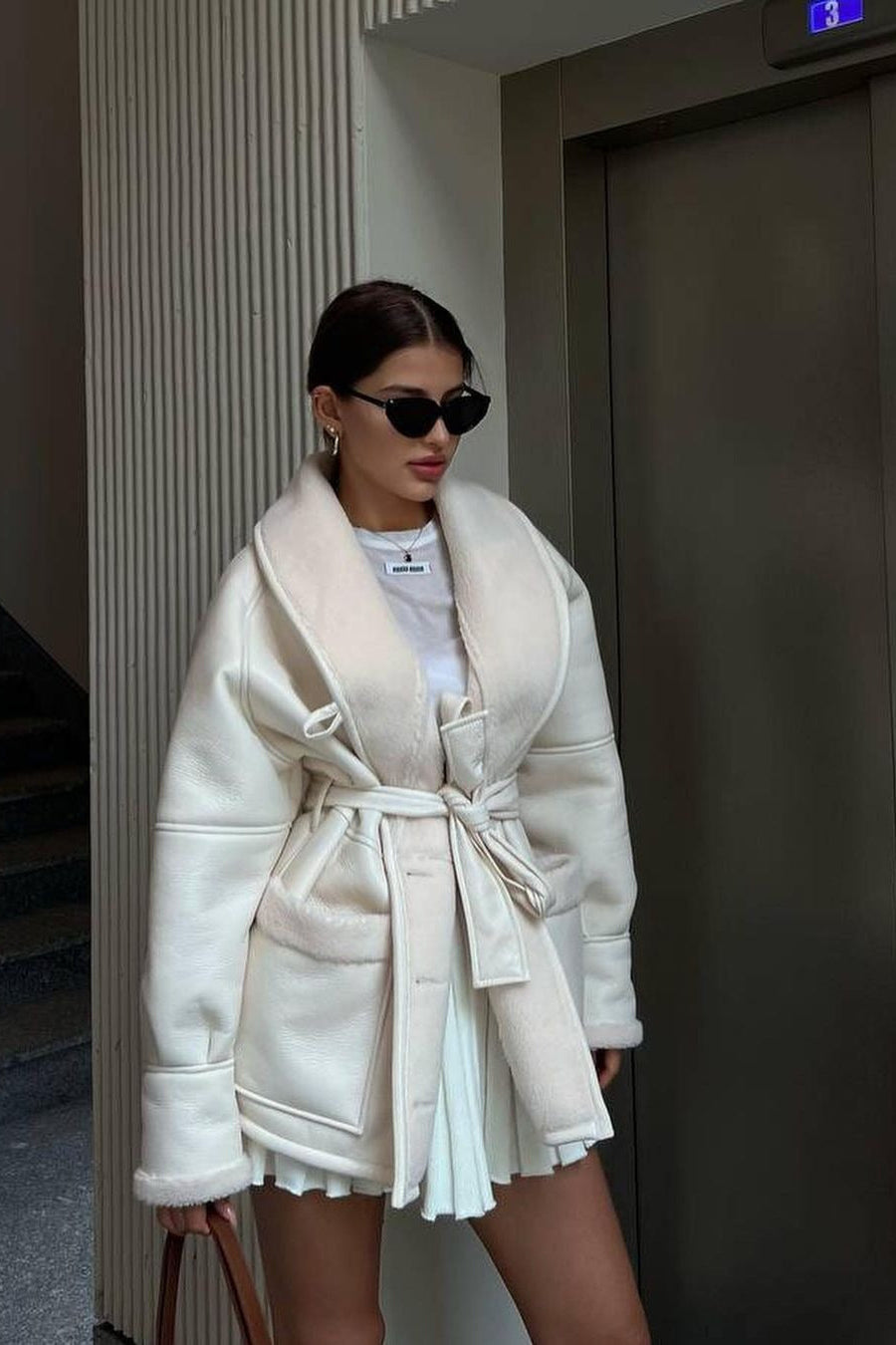 Manteau Oversize en Simili-Cuir et Moumoute