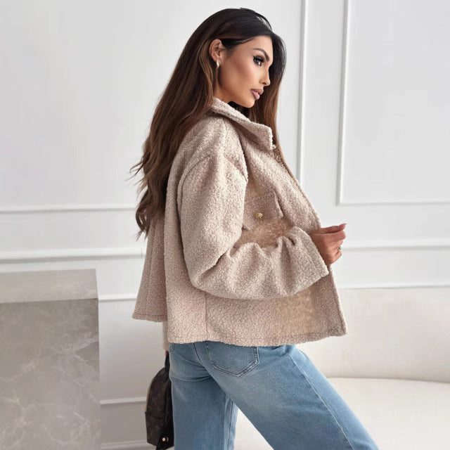 Veste Bouclée à Boutons Dorés